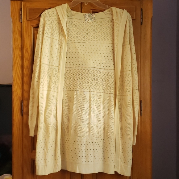 Sweater - Picture 1 of 1